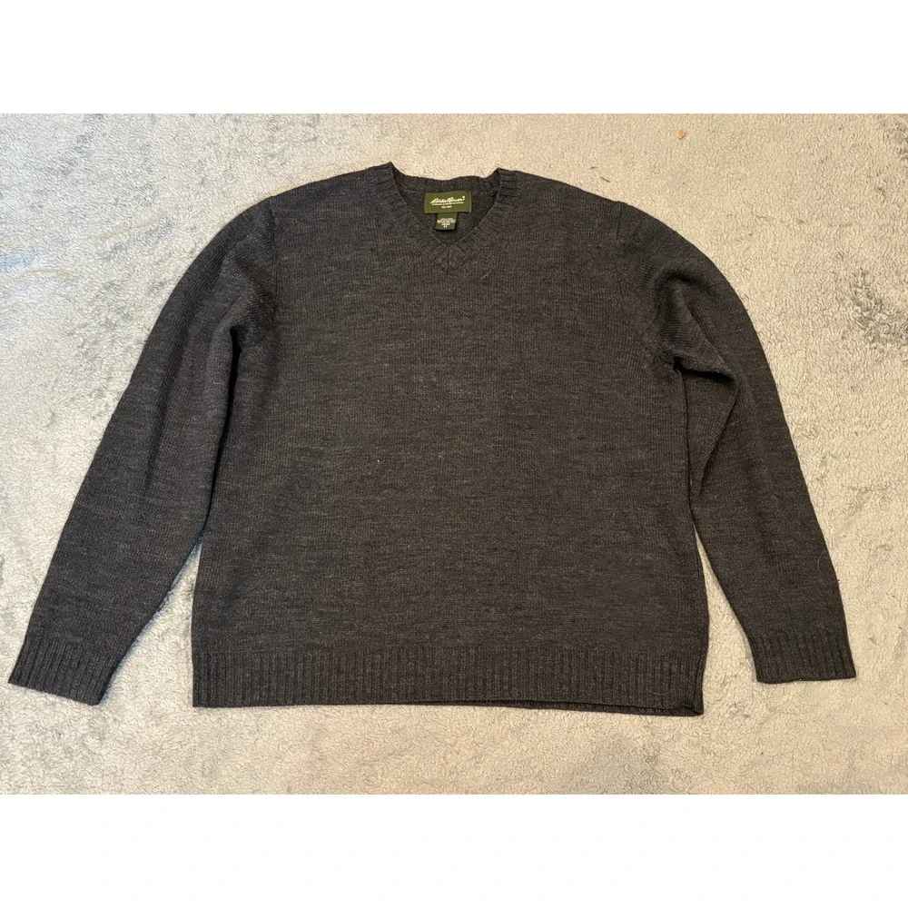 Eddie Bauer Mens V-Neck Sweater 100% Wool Charcoal Gray Long Sleeve Pullover M